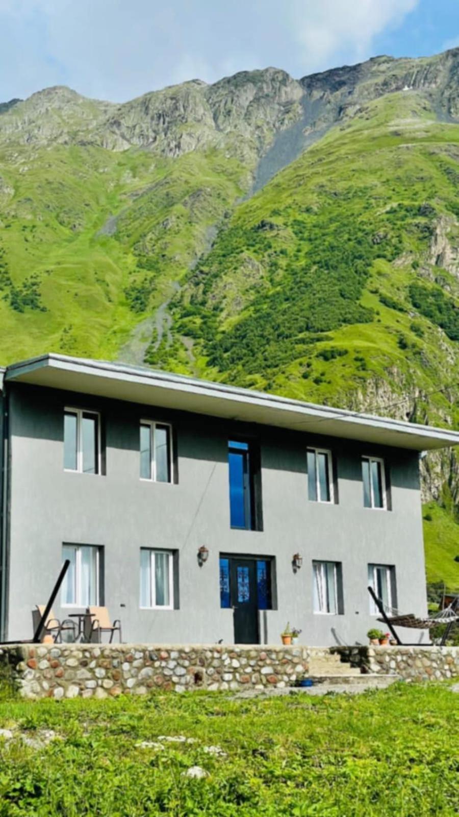Kazbegi Palace Exterior foto